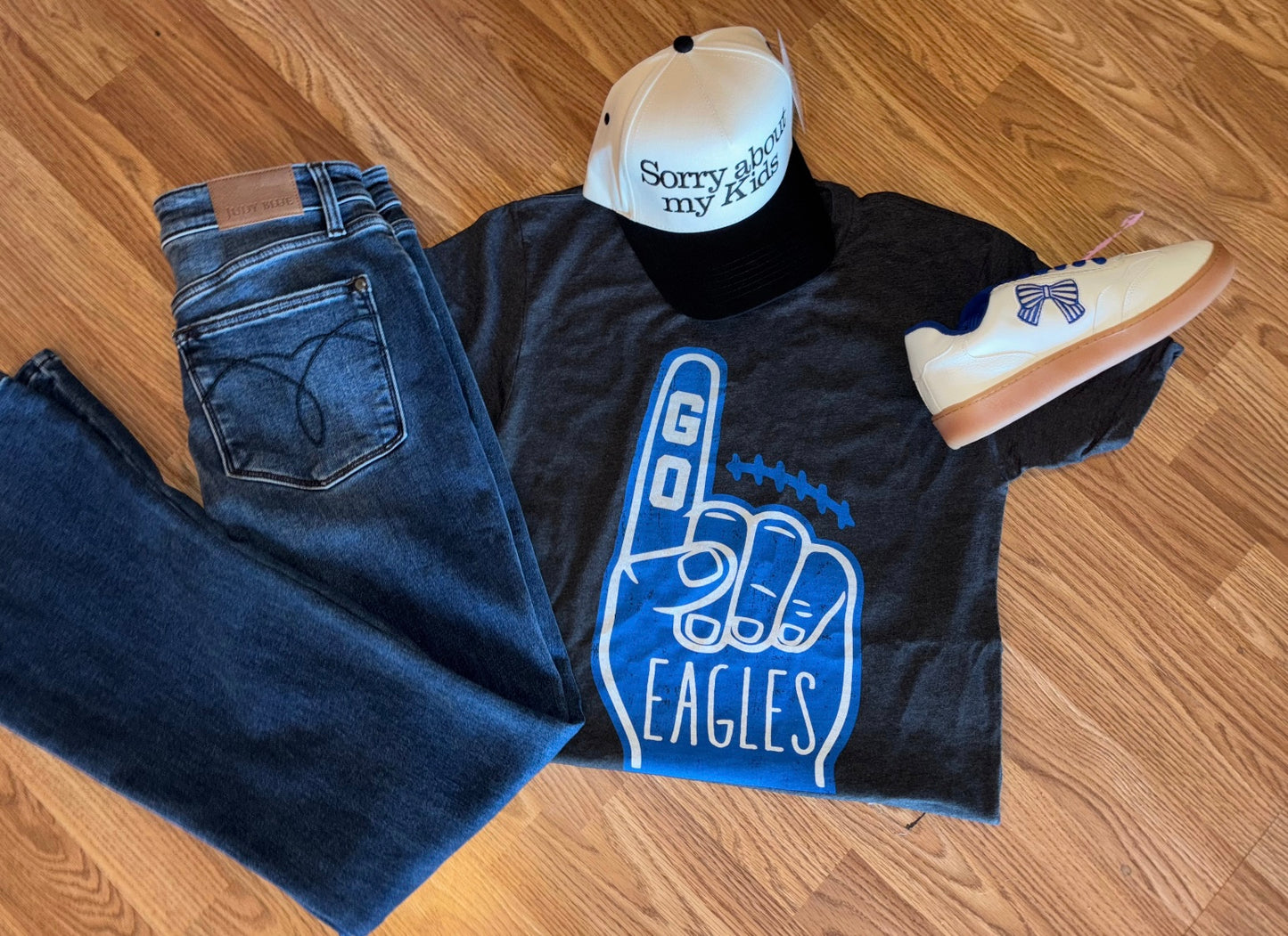 Go eagles finger tee