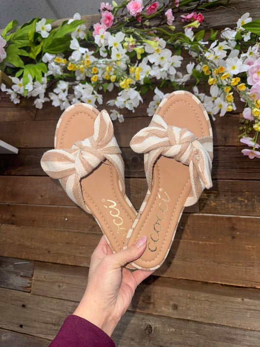 Sandy ￼Bow Tie Sandals